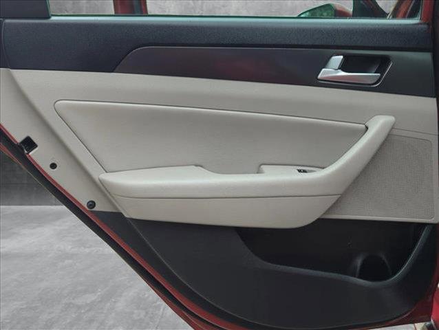 Photo of 2015 Venetian Red Hyundai SONATA