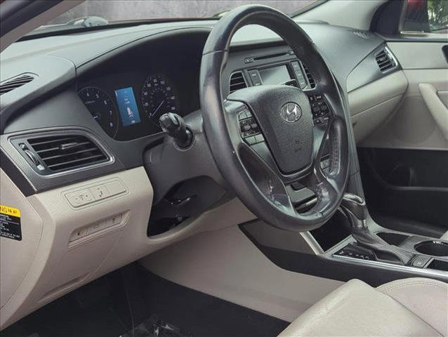 Photo of 2015 Venetian Red Hyundai SONATA