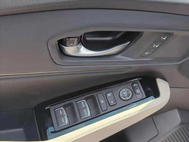 Photo of 2025 Platinum White Pearl Honda Accord Hybrid