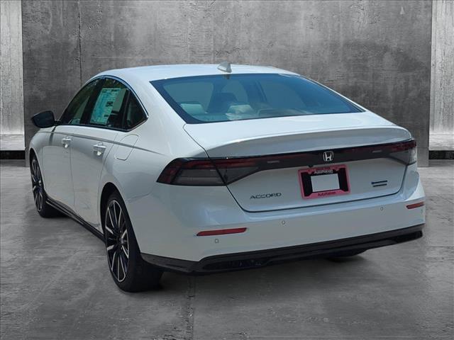 Photo of 2025 Platinum White Pearl Honda Accord Hybrid