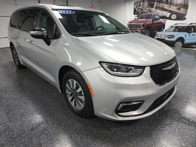 2023 Chrysler Pacifica Hybrid