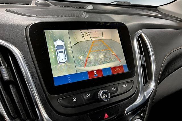Photo of 2018 Silver Ice Metallic Chevrolet Equinox