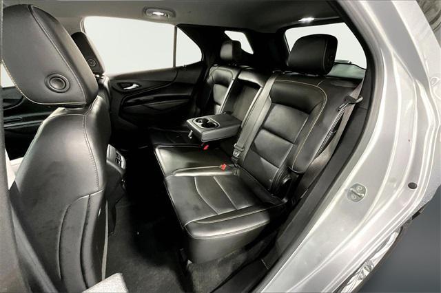 Photo of 2018 Silver Ice Metallic Chevrolet Equinox