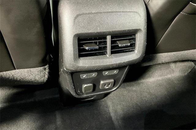 Photo of 2018 Silver Ice Metallic Chevrolet Equinox