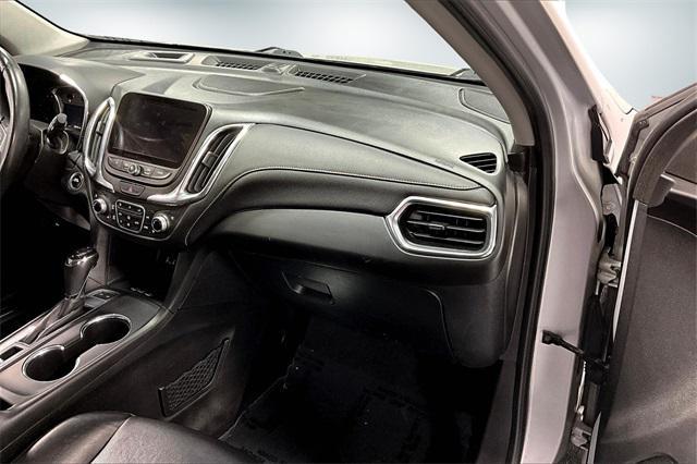 Photo of 2018 Silver Ice Metallic Chevrolet Equinox