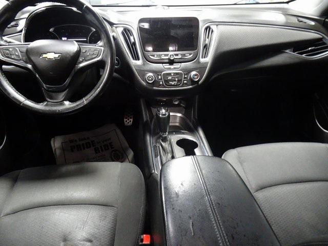 Photo of 2016 Silver Ice Metallic Chevrolet Malibu