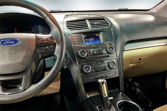 Photo of 2016 Ingot Silver Ford Explorer