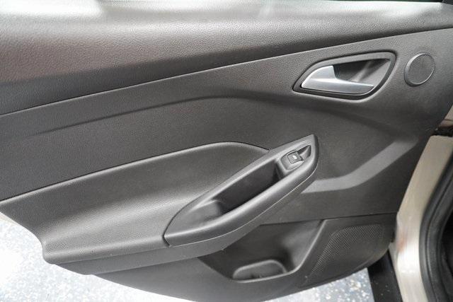 Photo of 2017 White Gold Metallic Ford Focus