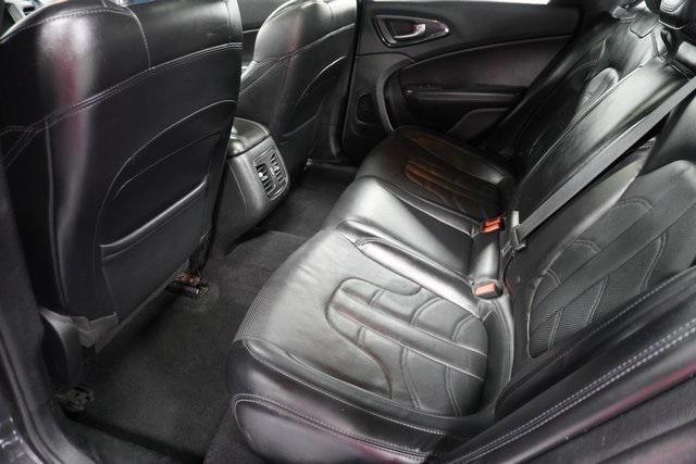 Photo of 2015 Granite Crystal Metallic Clearcoat Chrysler 200