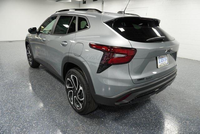 Photo of 2025 Sterling Gray Metallic Chevrolet Trax