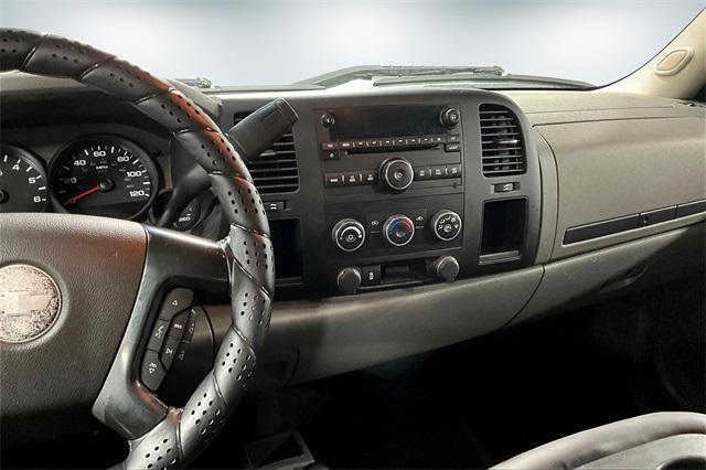 Photo of 2013 Silver Ice Metallic Chevrolet Silverado 1500