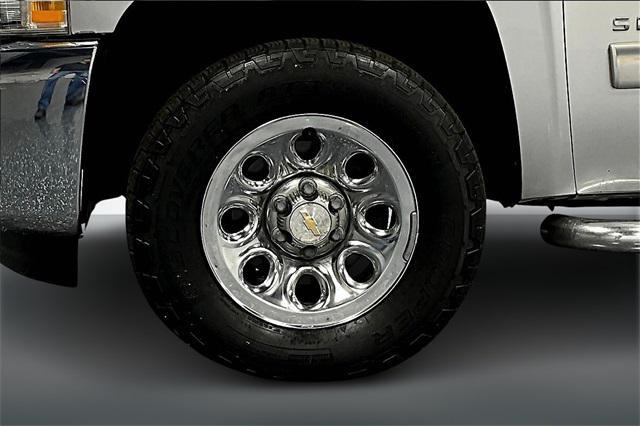 Photo of 2013 Silver Ice Metallic Chevrolet Silverado 1500