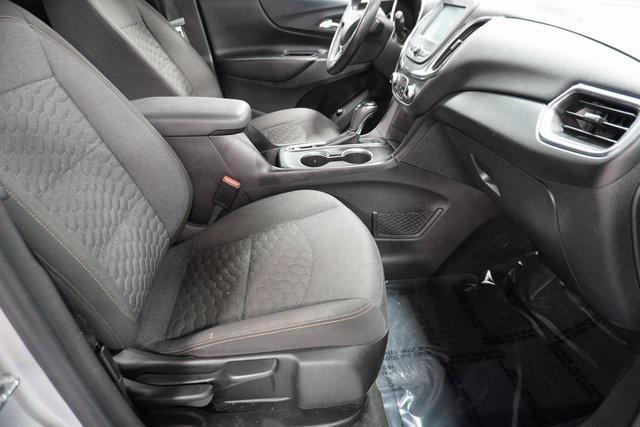 Photo of 2018 Silver Ice Metallic Chevrolet Equinox