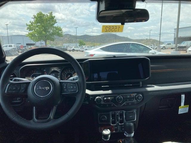 Photo of 2025 Granite Crystal Metallic Clearcoat Jeep Gladiator
