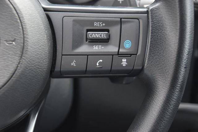 Photo of 2024 Super Black Nissan Rogue