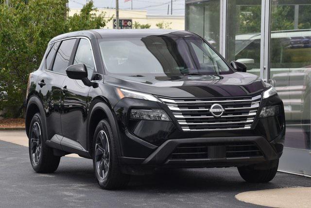 Photo of 2024 Super Black Nissan Rogue