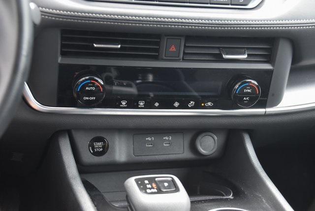 Photo of 2024 Super Black Nissan Rogue