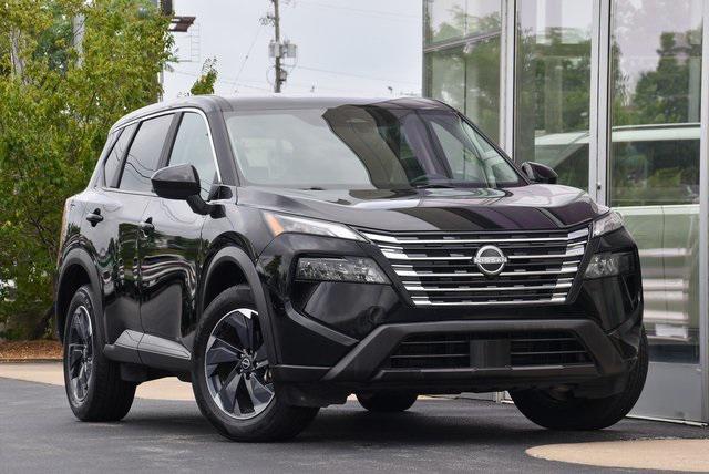 Photo of 2024 Super Black Nissan Rogue