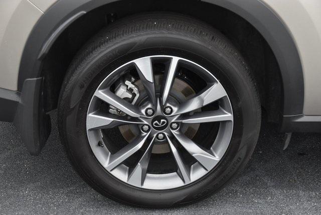 Photo of 2024 Warm Titanium INFINITI QX60