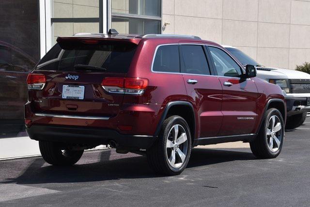 Photo of 2016 Velvet Red Pearlcoat Jeep Grand Cherokee
