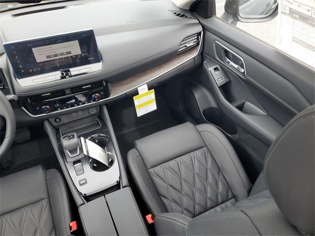 Photo of 2025 Black Nissan Rogue