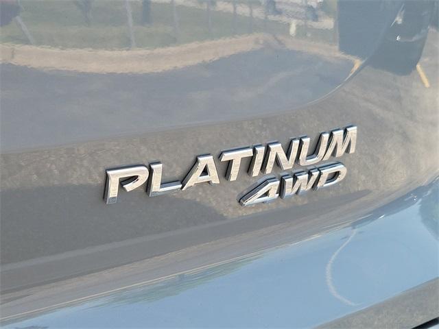 Photo of 2023 2 Tone Gray / Black Roof Nissan Pathfinder