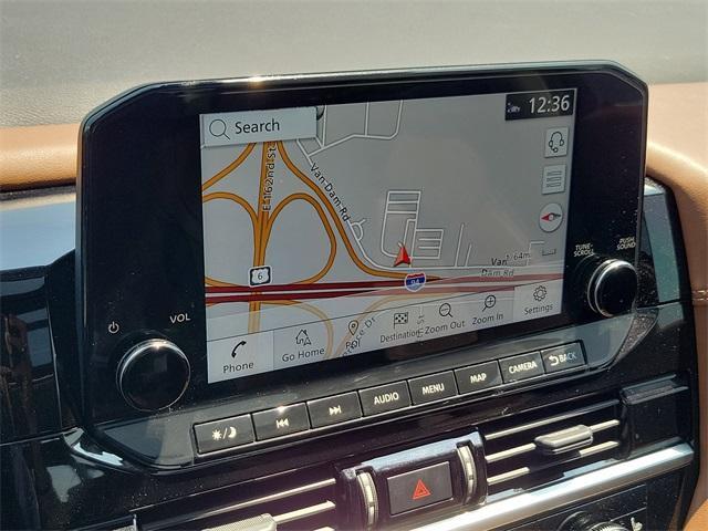 Photo of 2023 2 Tone Gray / Black Roof Nissan Pathfinder