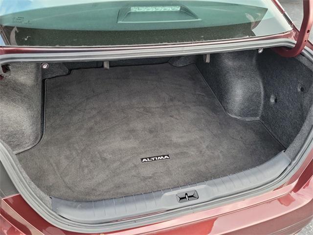 Photo of 2025 Garnet Pearl Me Nissan Altima