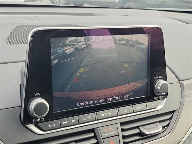 Photo of 2025 Garnet Pearl Me Nissan Altima
