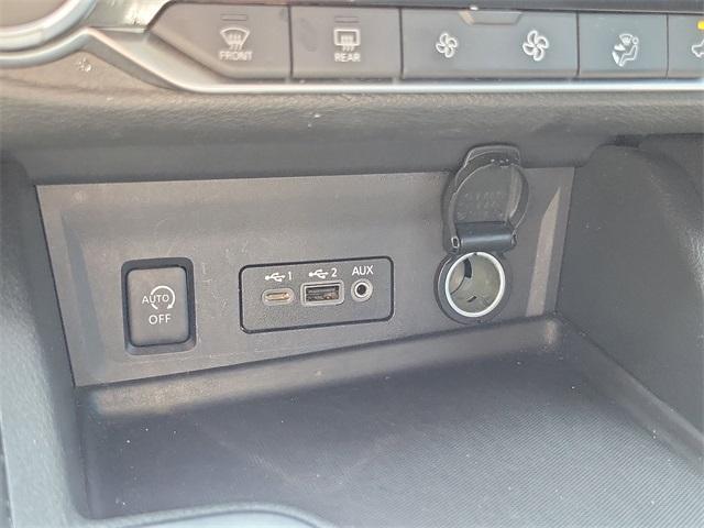 Photo of 2024 Aspen White Nissan Sentra