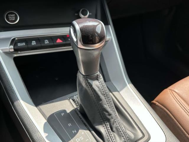 Photo of 2022 Glacier White Metallic Audi Q3