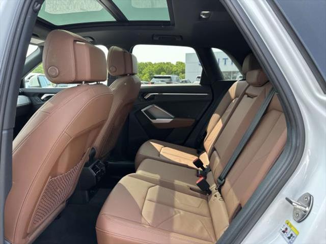 Photo of 2022 Glacier White Metallic Audi Q3