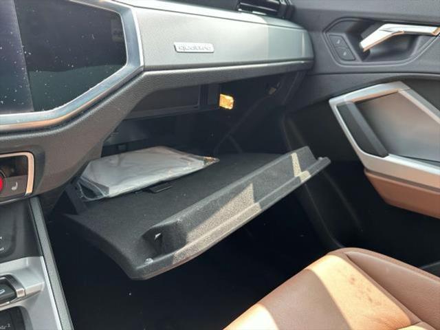 Photo of 2022 Glacier White Metallic Audi Q3