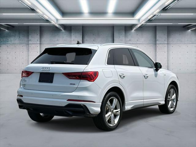 Photo of 2022 Glacier White Metallic Audi Q3