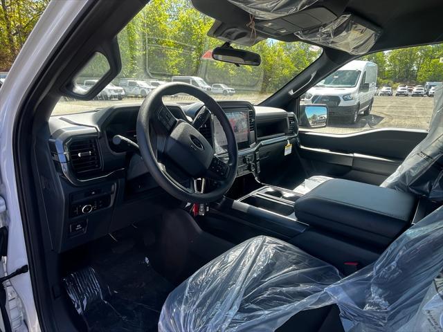 Photo of 2025 Oxford White Ford F-150