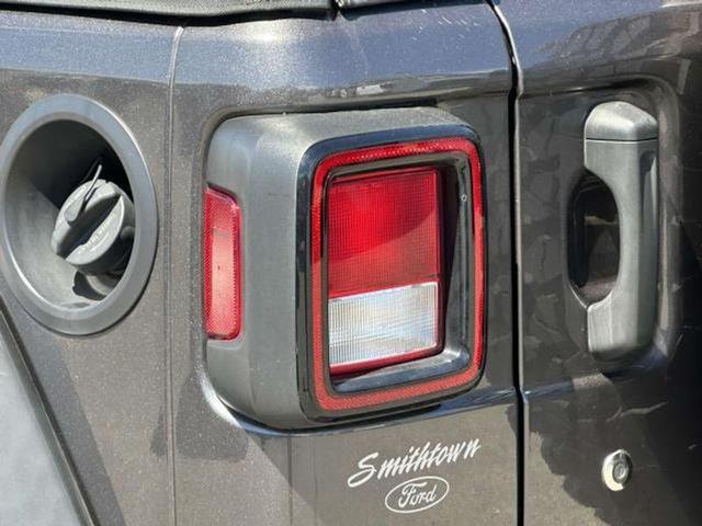 Photo of 2021 Granite Crystal Metallic Clearcoat Jeep Wrangler Unlimited