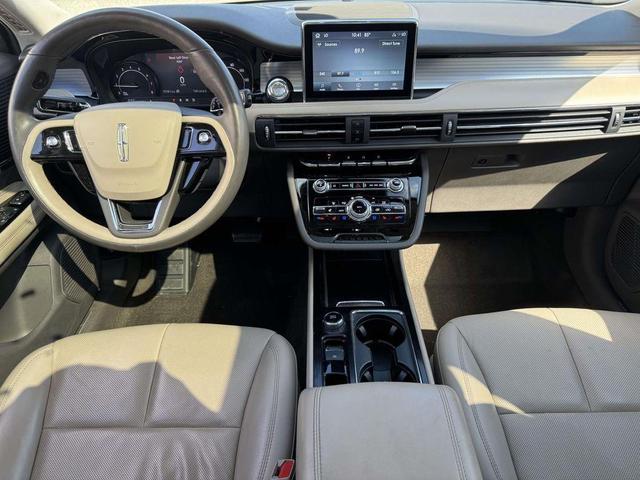 Photo of 2022 Ceramic Pearl Metallic Tri-Coat Lincoln Corsair