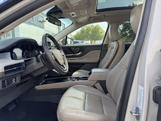Photo of 2022 Ceramic Pearl Metallic Tri-Coat Lincoln Corsair