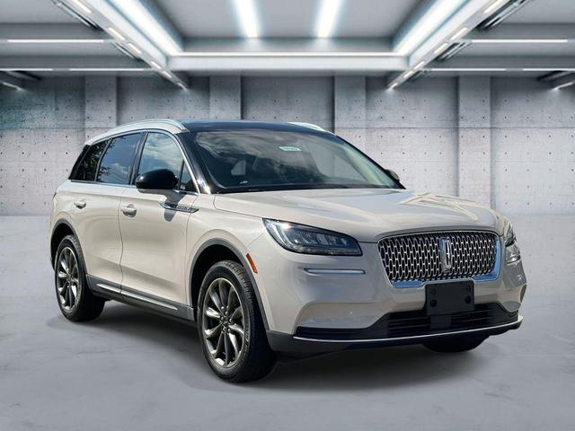 Photo of 2022 Ceramic Pearl Metallic Tri-Coat Lincoln Corsair