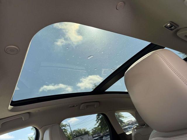 Photo of 2022 Ceramic Pearl Metallic Tri-Coat Lincoln Corsair