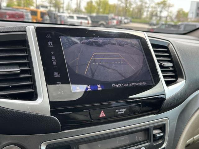 Photo of 2018 Deep Scarlet Pearl Honda Pilot