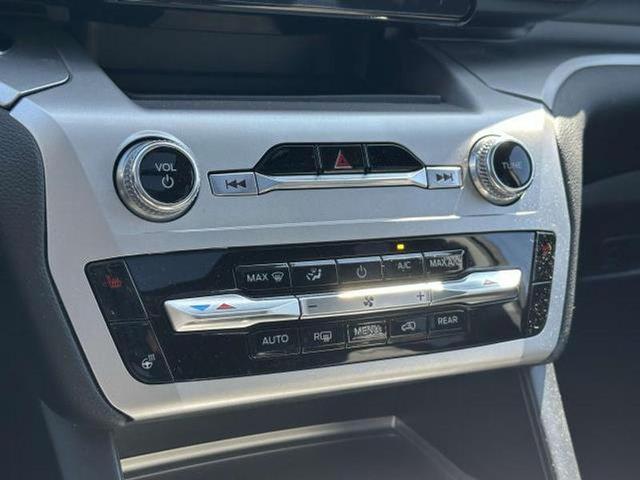Photo of 2022 Star White Metallic Tri-Coat Ford Explorer