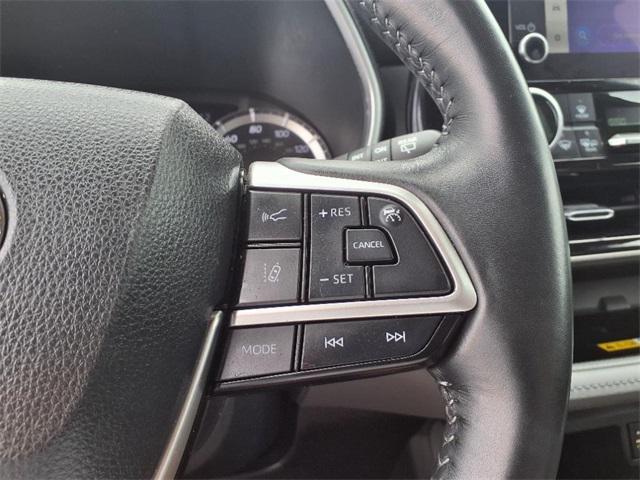 Photo of 2023 Celestial Silver Toyota Highlander