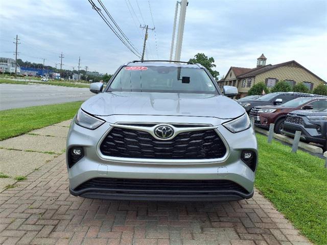 Photo of 2023 Celestial Silver Toyota Highlander