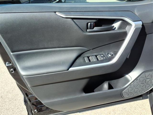 Photo of 2024 Midnight Black Metallic Toyota RAV4