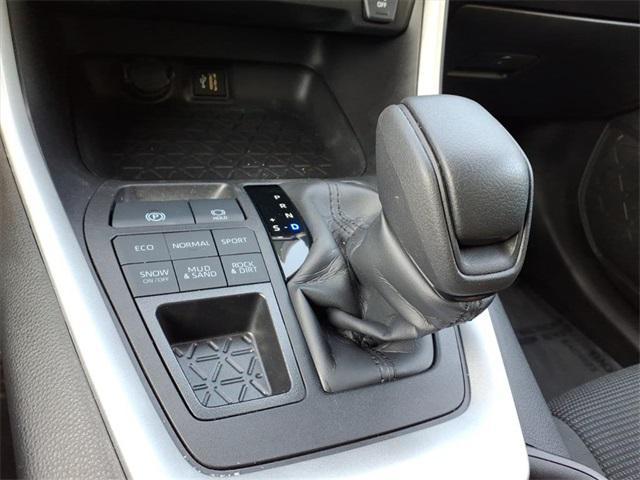 Photo of 2024 Midnight Black Metallic Toyota RAV4