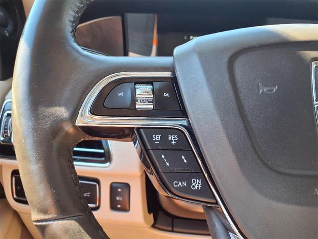 Photo of 2019 White Platinum Metallic Tri-Coat Lincoln Navigator