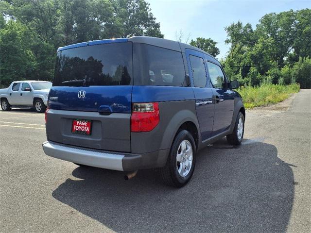 Photo of 2004 Blue Honda Element