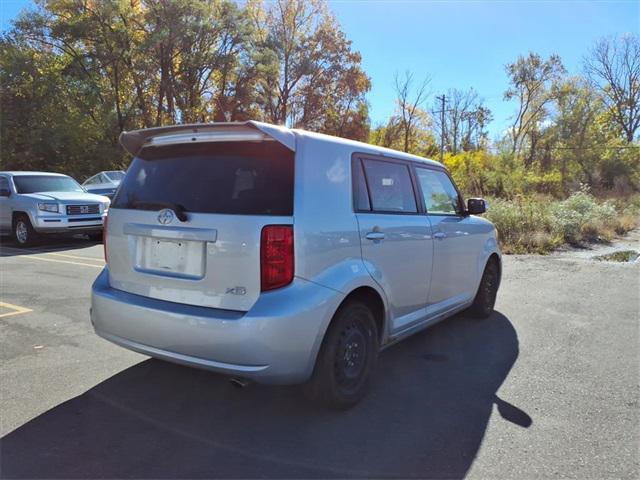 Photo of 2009 Silver Scion xB