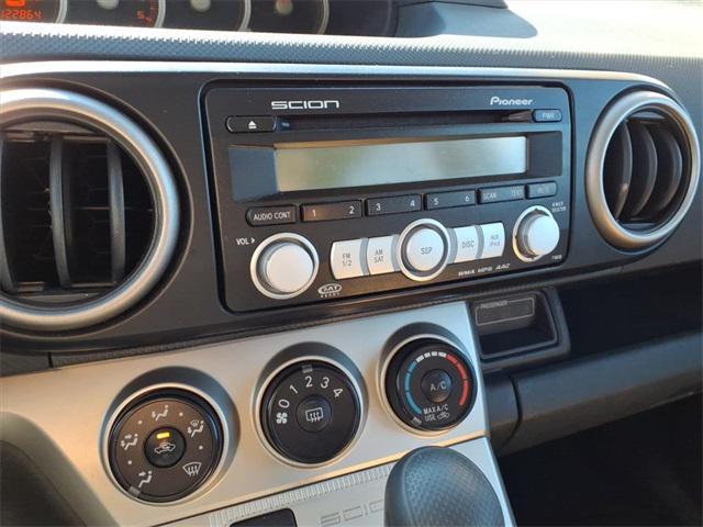 Photo of 2009 Silver Scion xB